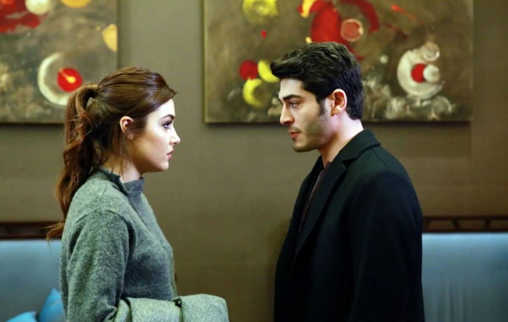 عشق حرف حالیش نمیشه (Aşk Laftan Anlamaz)