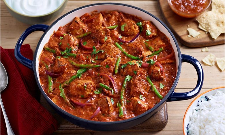 طرز تهیه خورشت کاری با مرغ و گوشت