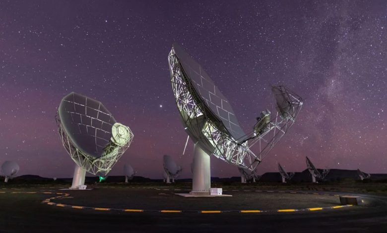 سیگنال رادیویی دنباله‌دار اطلس؛ نشانه‌ای از بیگانگان یا فقط یک دنباله‌دار معمولی؟