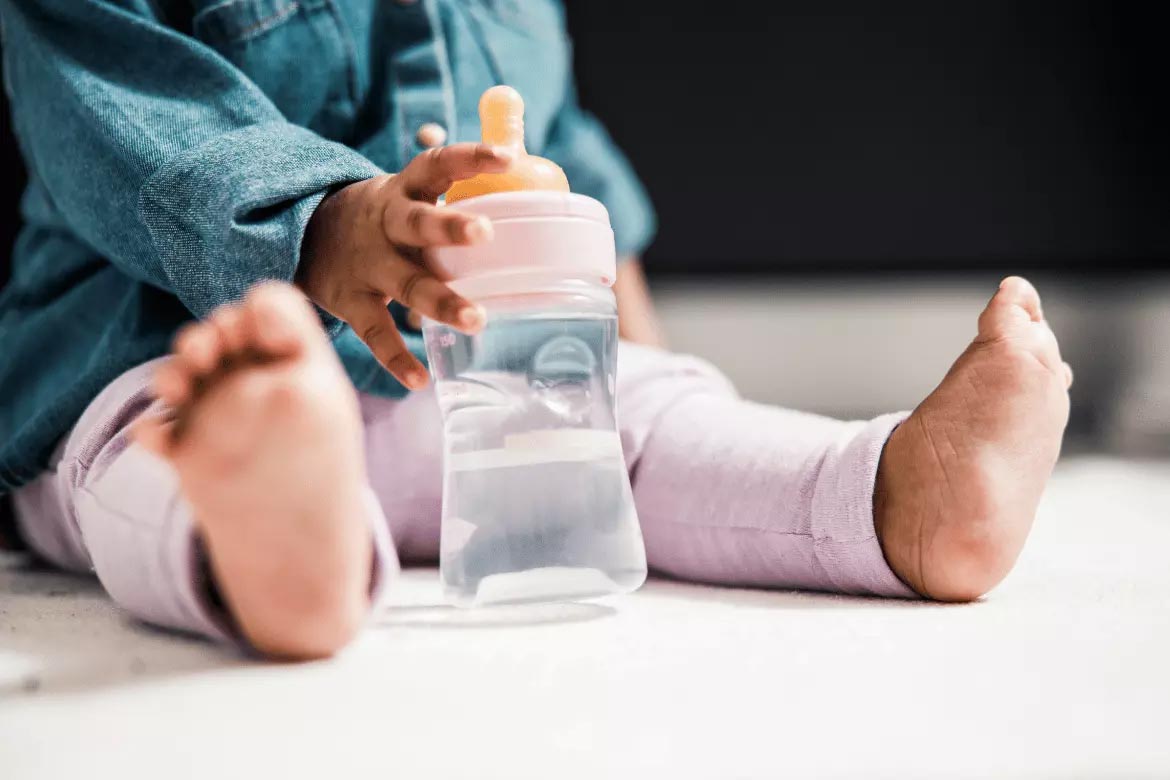 چگونه کودک نوپای خود را بدون اشک و دعوا از شیر بگیریم؟