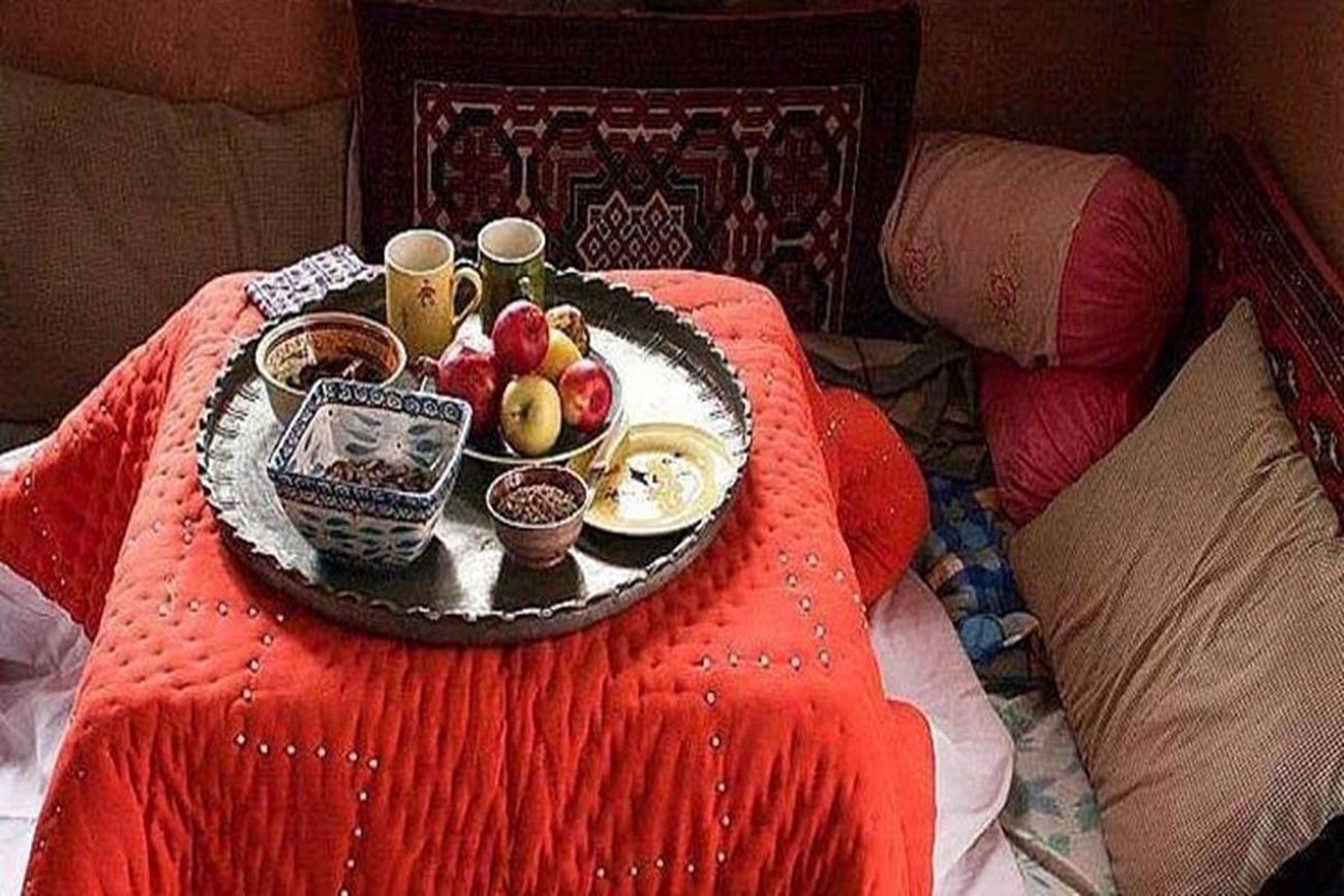 فال سوزن و گردوخوری در همدان آداب شب یلدا