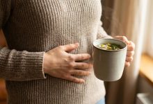 بهترین دمنوش زخم معده؛ درمان طبیعی، ایمن و مؤثر