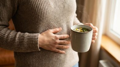 بهترین دمنوش زخم معده؛ درمان طبیعی، ایمن و مؤثر