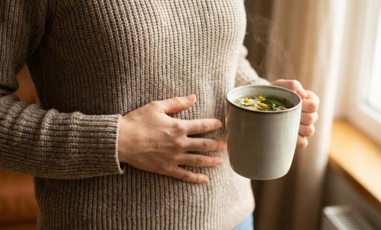 بهترین دمنوش زخم معده؛ درمان طبیعی، ایمن و مؤثر