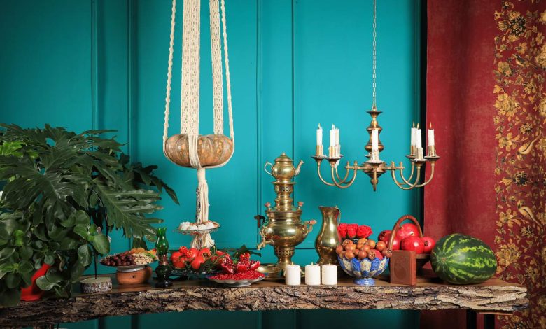 ۱۵ ایده از پربازدیدترین و ترندهای تزیین میز شب یلدا 1404!