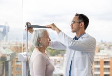 چرا قد ما با افزایش سن کوتاه میشود