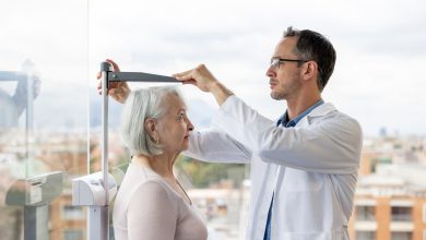 چرا قد ما با افزایش سن کوتاه می‌شود