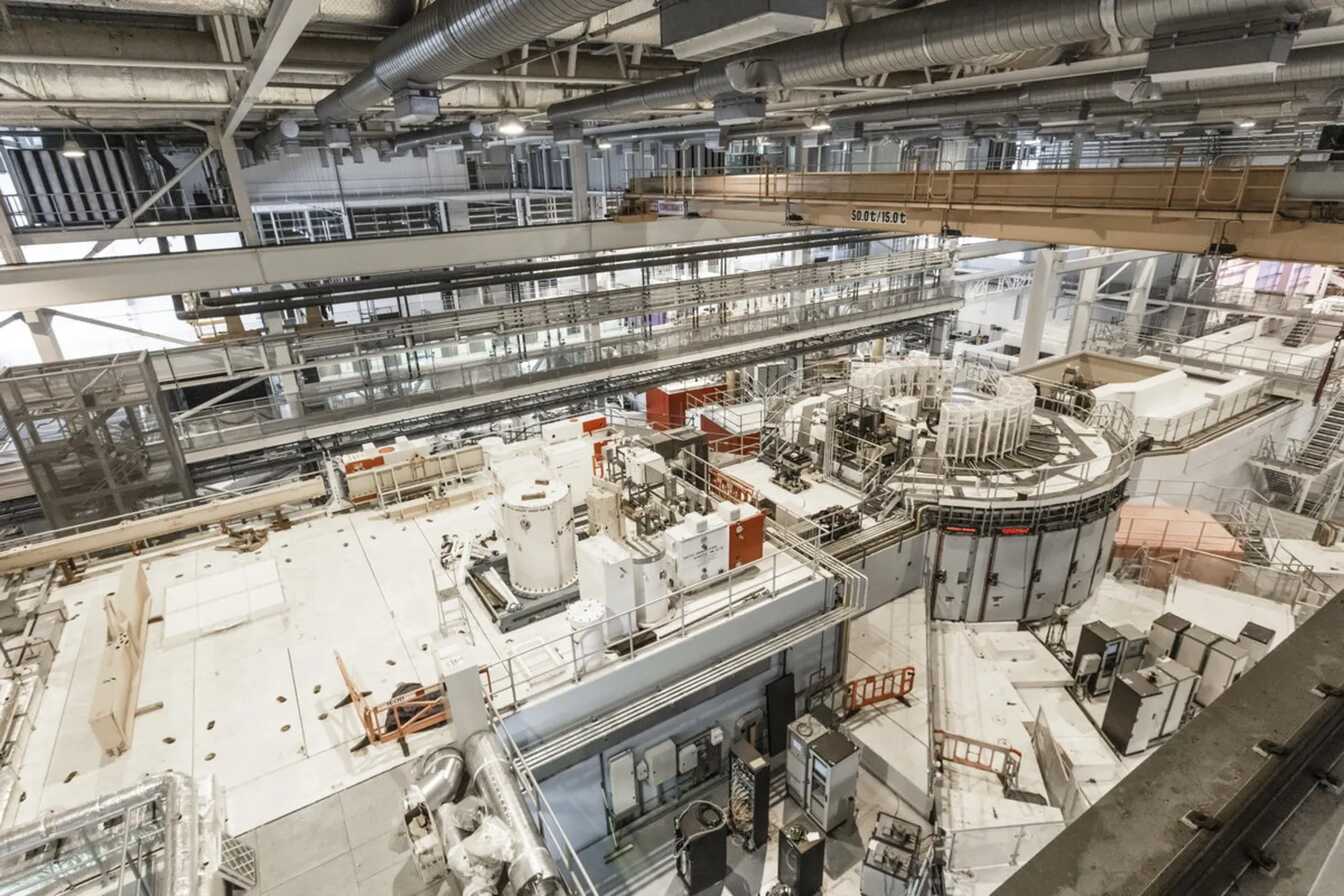 ESS یا نوترون چیست و چرا ۱۳ کشور با هم متحد شدند تا این میکروسکوپ غول‌پیکر را بسازند؟