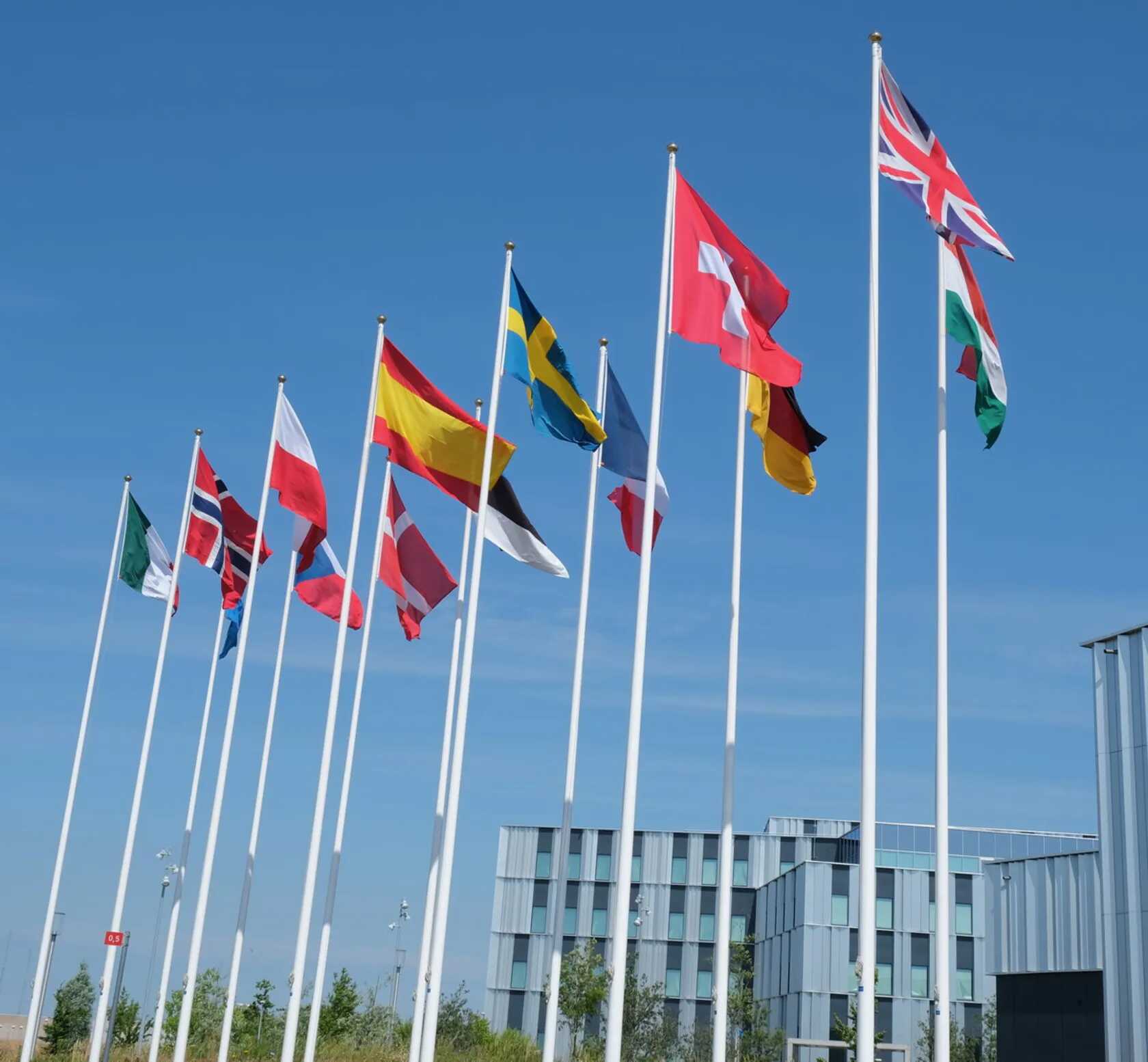 ESS یا نوترون چیست و چرا ۱۳ کشور با هم متحد شدند تا این میکروسکوپ غول‌پیکر را بسازند؟