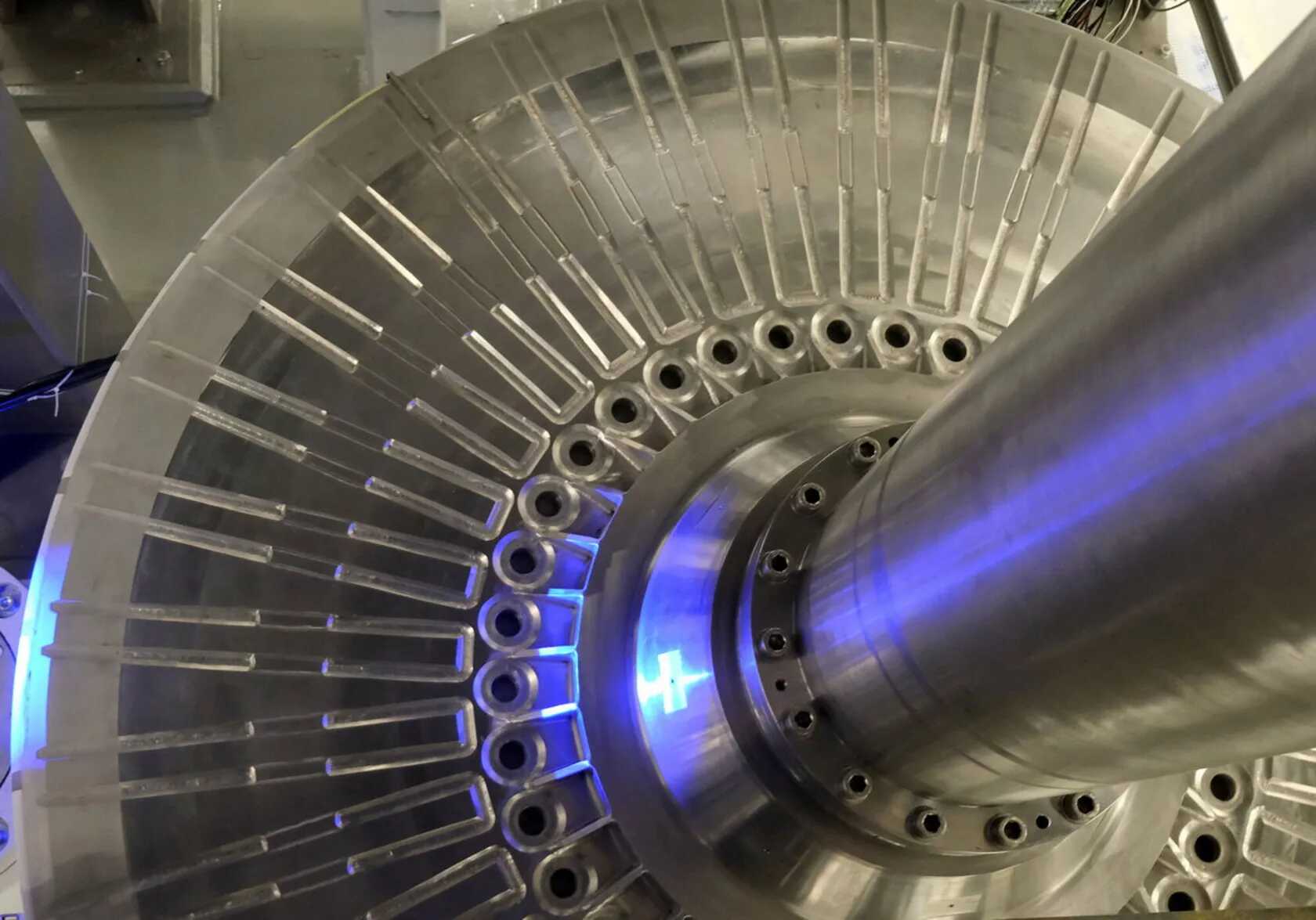 ESS یا نوترون چیست و چرا ۱۳ کشور با هم متحد شدند تا این میکروسکوپ غول‌پیکر را بسازند؟