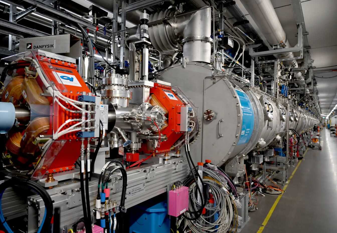 ESS یا نوترون چیست و چرا ۱۳ کشور با هم متحد شدند تا این میکروسکوپ غول‌پیکر را بسازند؟