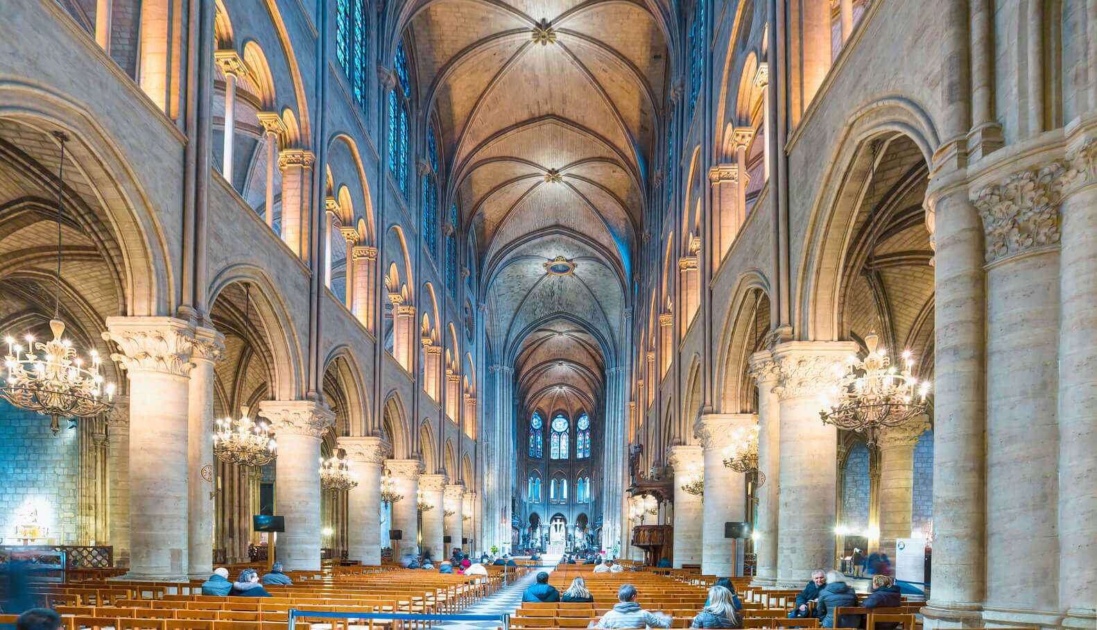 راز ماندگاری بناهای هزارساله؛ چگونه تخت جمشید و نوتردام پس از قرنها همچنان ایستادهاند؟