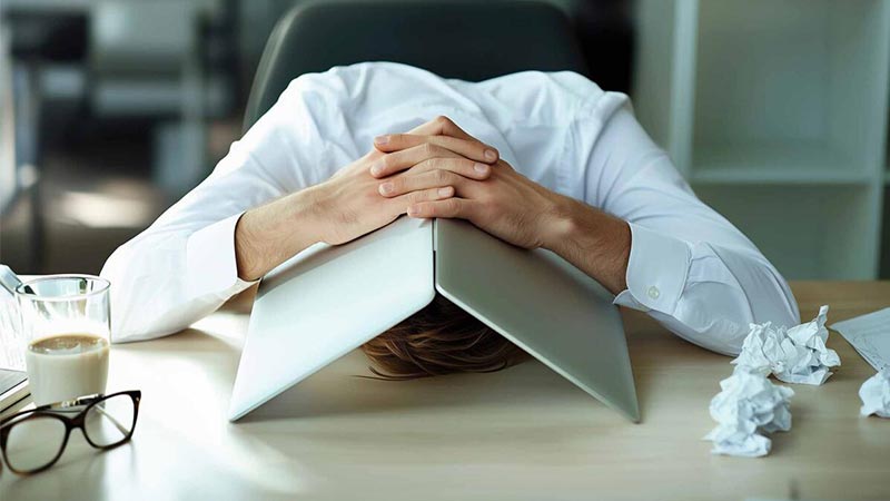 چگونه در دوران بحران و محدودیت دسترسی به اینترنت سلامت روان خود را حفظ کنیم؟