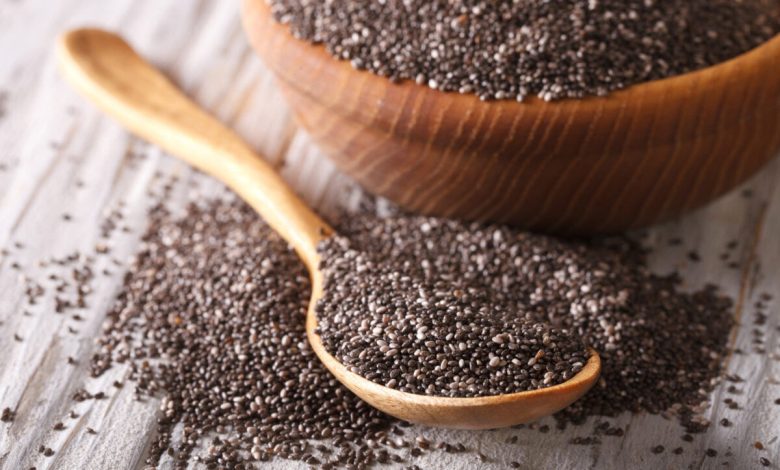 دانه چیا چیست؟ بررسی کامل خواص، ارزش غذایی و نحوه مصرف دانه چیا