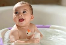 حمام کردن نوزاد چند بار در هفته بهتر است؟