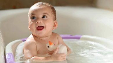 حمام کردن نوزاد چند بار در هفته بهتر است؟