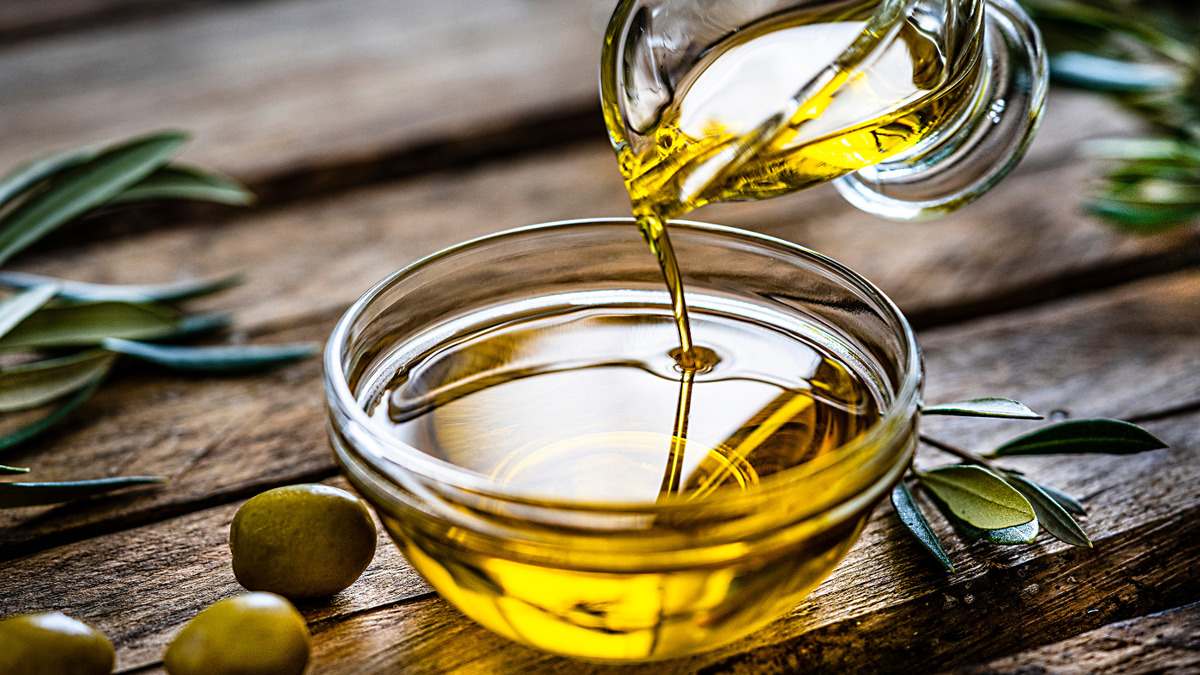 ۱. روغن زیتون با اسیدیته پایین انتخاب کنید